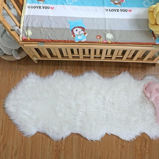 Faux Sheep Fur Rug, Soft Fluffy Furry Area Rug Super Soft 2 x 5.3 Feet, White